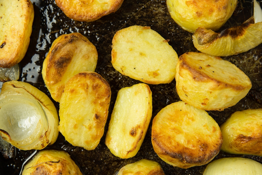 Krokante ovenaardappeltjes met rozemarijn en knoflook